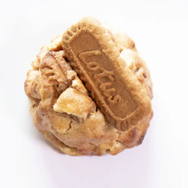 Biscoff Cookie with white chocolate and Biscoff cookie topping