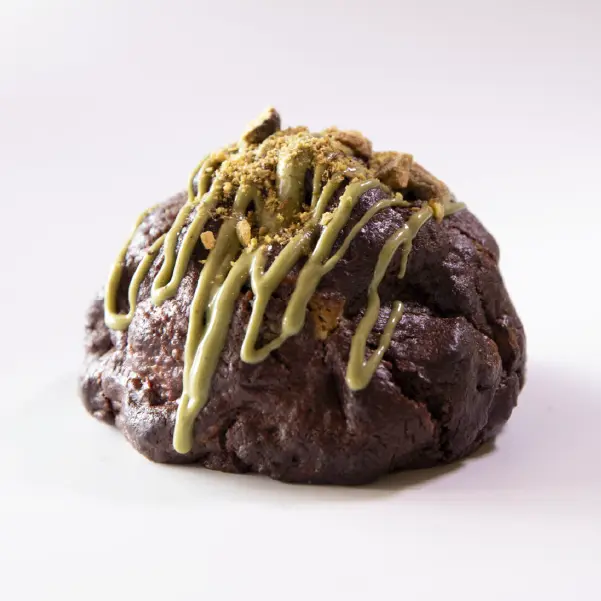 Habibi Dubai Cookie with pistachio chocolate filling and kanafi